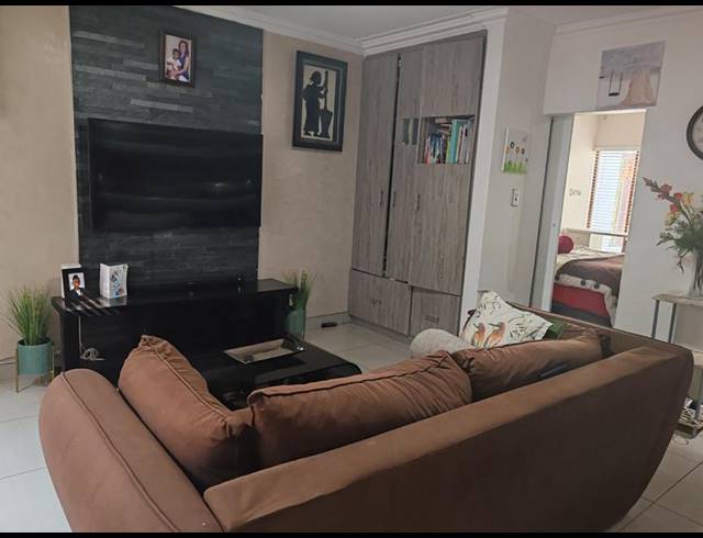 1 BEDROOM COMPLEX FOR SALE IN MORNINGHILL